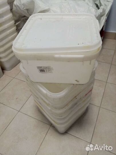 Пластиковые ящики