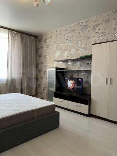 1-к. квартира, 42 м², 8/10 эт.