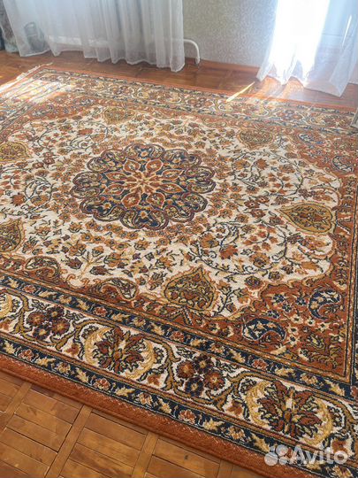 Ковер шерстяной