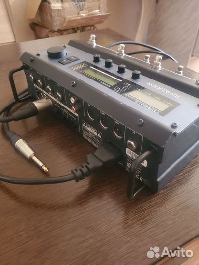 Вокальный процессор TC Helicon Voicelive 1