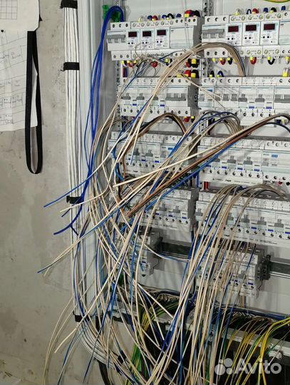 Мастер на час. Электрика, сантехника