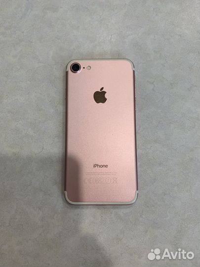Телефон iPhone 7