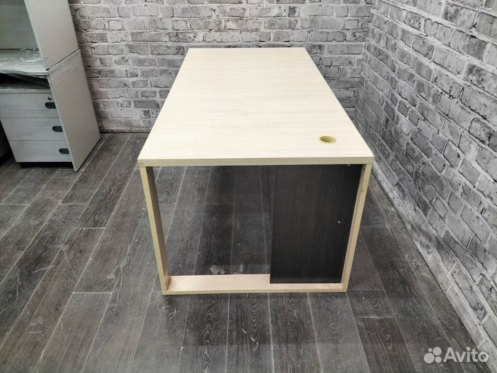 Письменный стол руководителя