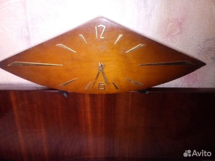 Настольные часы Весна. СССР. С ключом