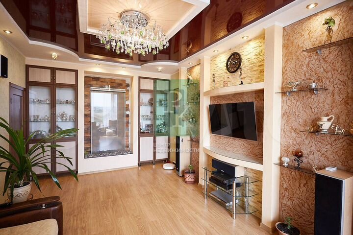 3-к. квартира, 90 м², 4/5 эт.
