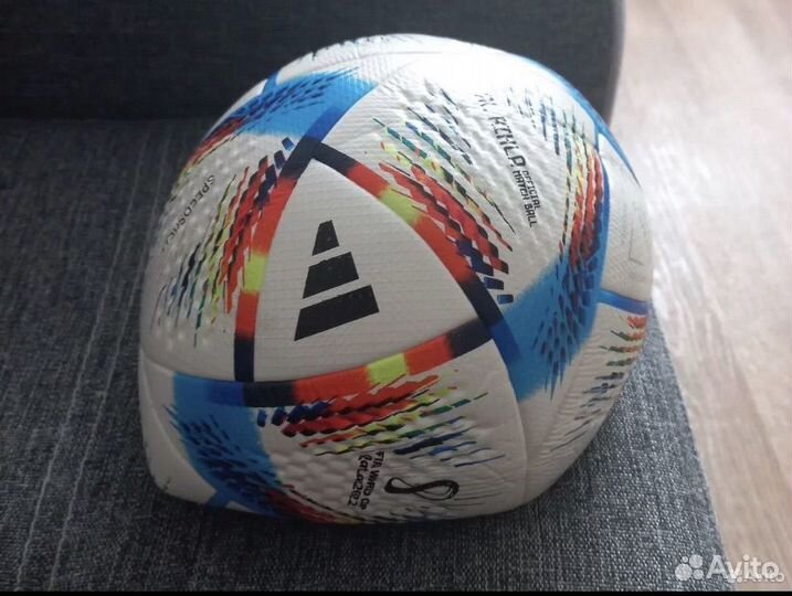 Футбольный мяч adidas