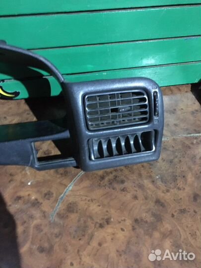 Консоль панели приборов Nissan Sunny B13