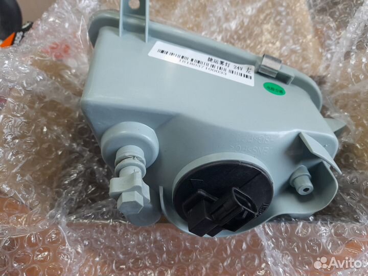 Фара противотуманная передняя левая 1069,1049А, 10