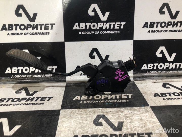 Педаль газа Toyota Wish ZGE25 2zrfae