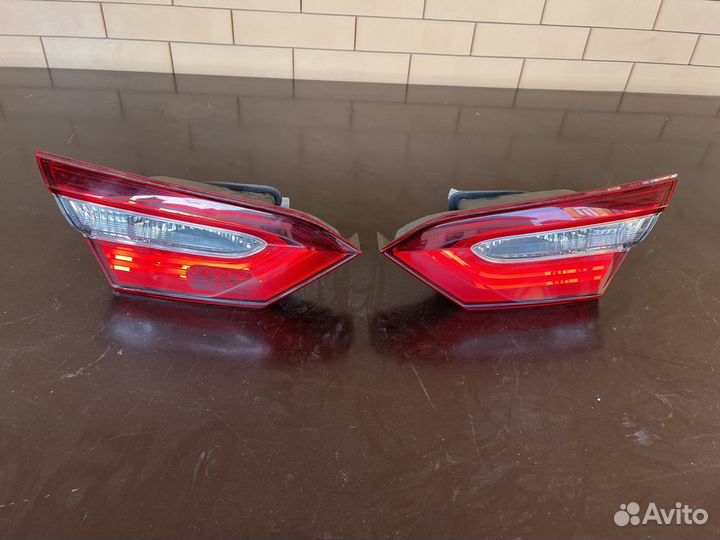 Фонарь правая левая Toyota Camry v70 2018-2021