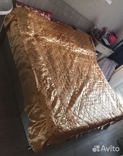 Покрывало на двуспальную кровать