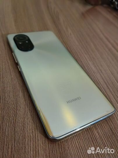 HUAWEI Nova 8, 8/128 ГБ