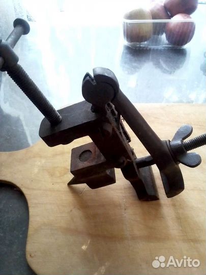 Наковальня старинная