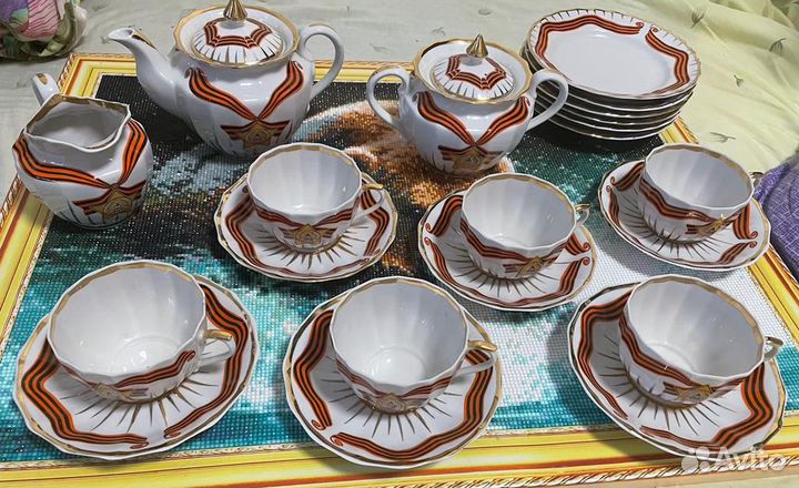 Фарфоровый чайный сервиз