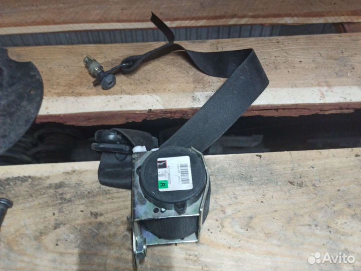 Ремень безопасности передний левый Freelander 1