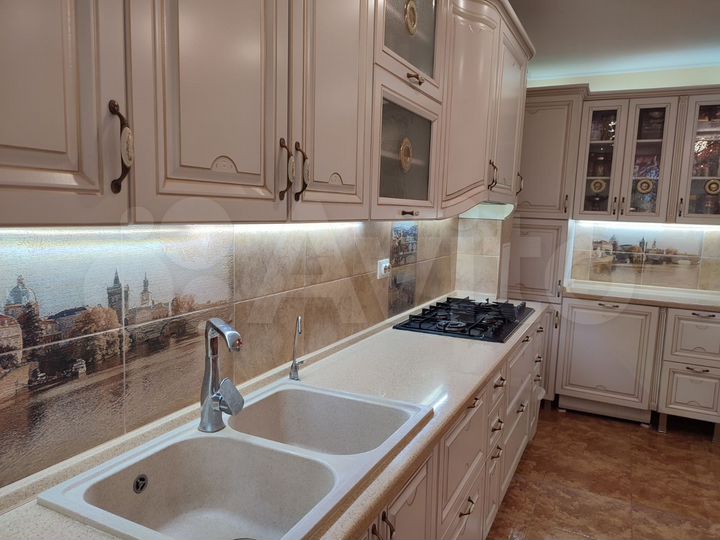 5-к. квартира, 139 м², 1/10 эт.