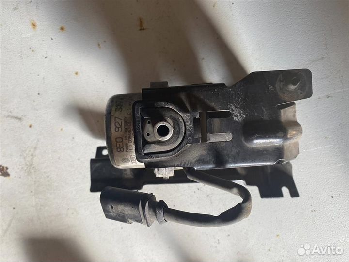 Насос вакуумный #: 1392 VW Touareg 2007-2010