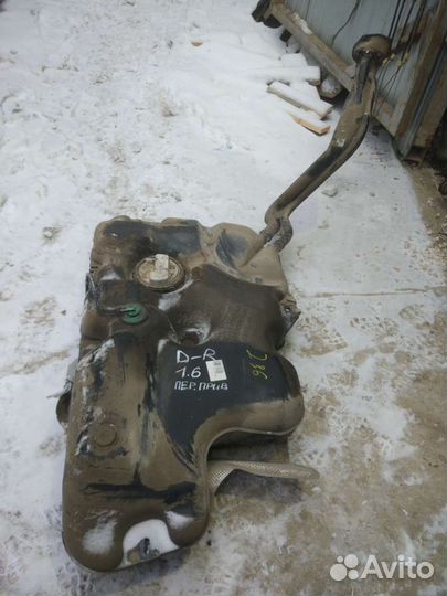 Топливный бак Renault Duster