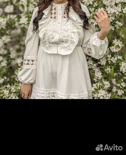 Платье белое