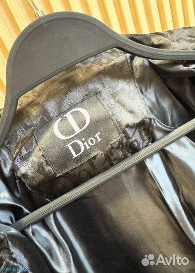 Элегантная куртка Dior для стильных