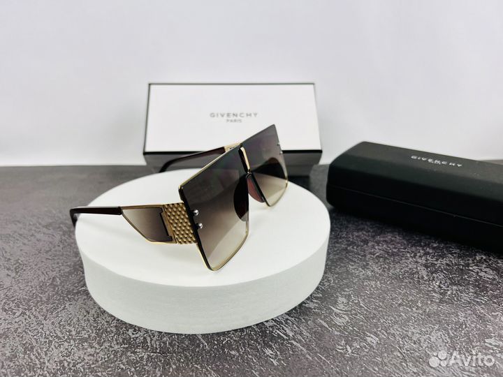 Солнцезащитные очки Givenchy