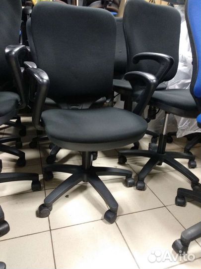 Компьютерные кресла с новыми колесиками