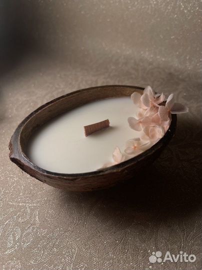 Свеча в кокосе