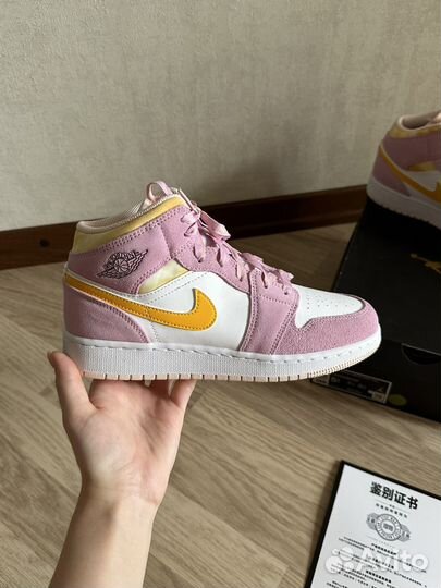 Кроссовки Nike Air Jordan 1 Mid