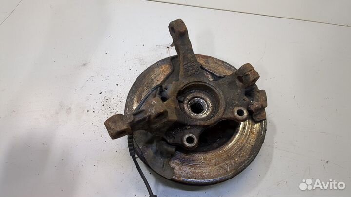 Ступица (кулак, цапфа) правая передняя Opel Corsa D