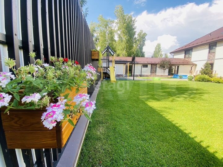 Дом 305 м² на участке 12 сот.