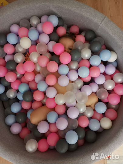 Сухой бассейн с шариками