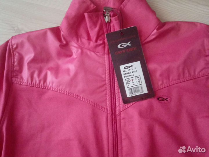 Костюм спрртивный р. 40