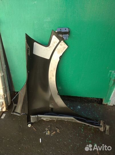 Крыло переднее левое Nissan Tiida C11 2004-2014