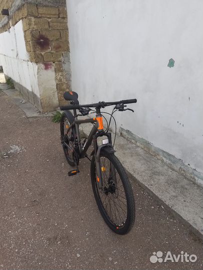 Велосипед полностью новый 18я рама 26 колеса