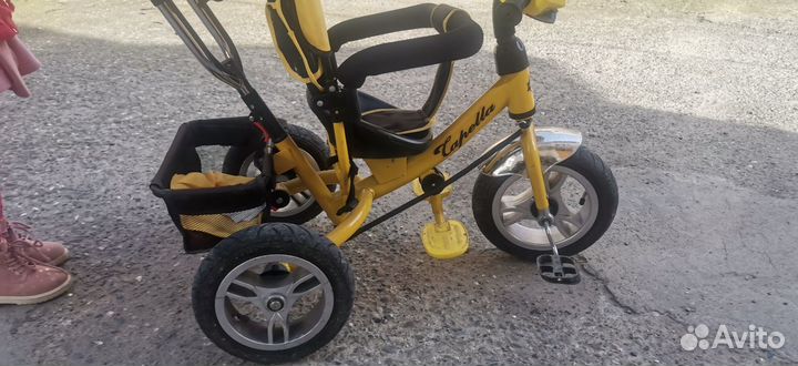 Трехколесный велосипед