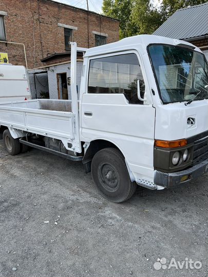 Nissan Atlas, 1987