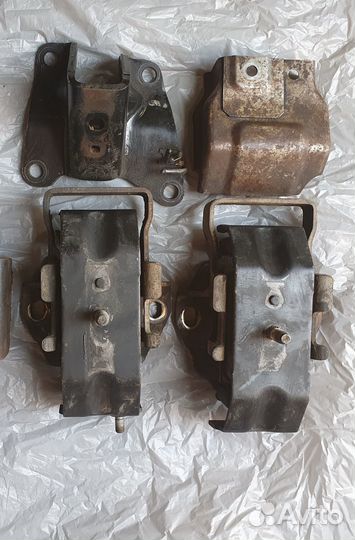 Подушка двс Mitsubishi Pajero 2/Sport