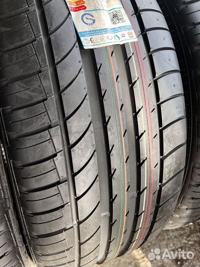 Dunlop SP QuattroMaxx 275/40 R22