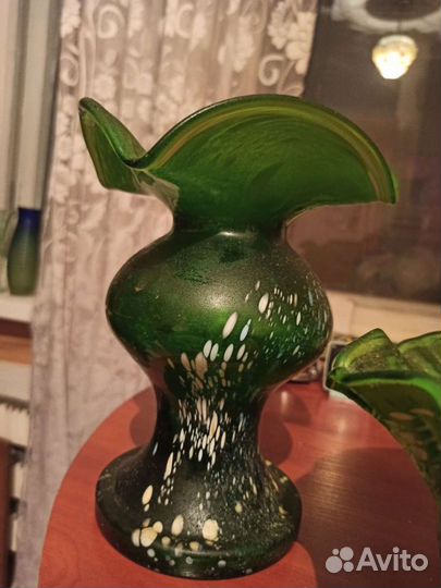 Ваза Цветное стекло Красный май Винтаж