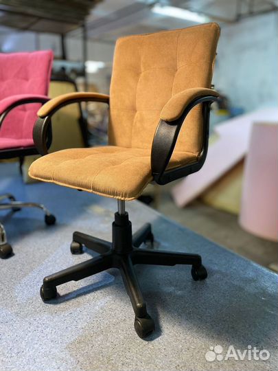 Офисное кресло