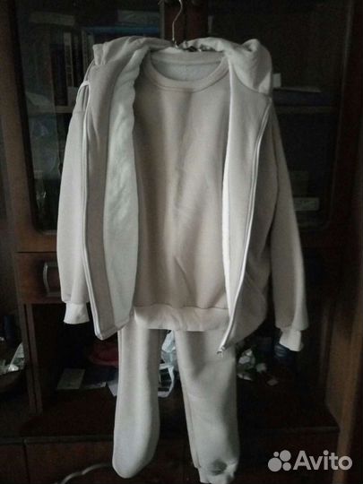 Спортивный костюм женский 48- 50 новый