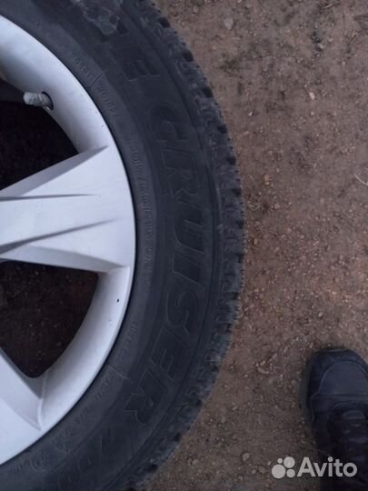 Bridgestone Ice Cruiser 7000 205/60 R16