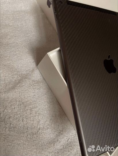 iPad 10.2 Wi-Fi + Cellular