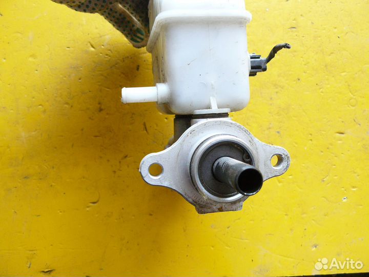 Главный тормозной цилиндр для Kia Cerato 2011г