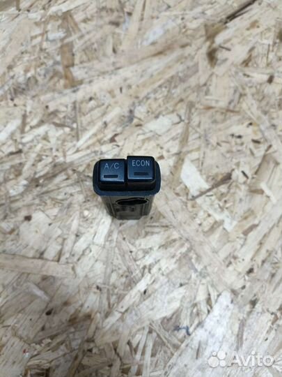 Кнопка включения кондиционера Toyota Corolla CE110