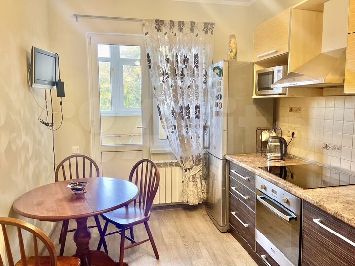 2-к. квартира, 65 м², 10/11 эт.