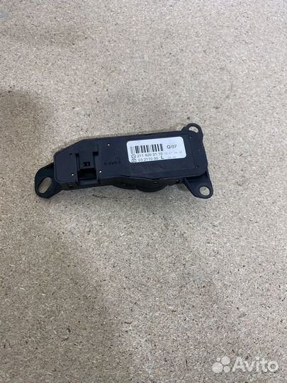 Кнопка регулировки зеркал Mercedes E-Class