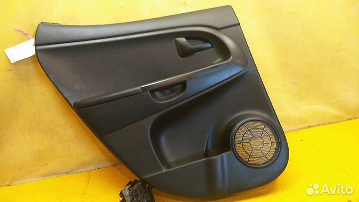 Обшивка двери задней левой Venga