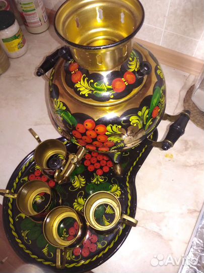 Самовар в наборе с 4мя подстаканниками и поднос