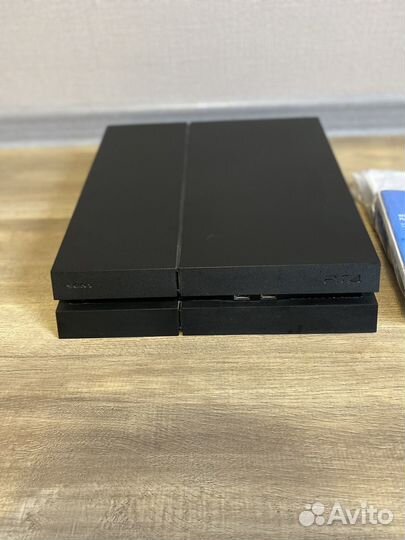 Игровая приставка ps4